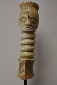 Poignée Faucille Mangbetu