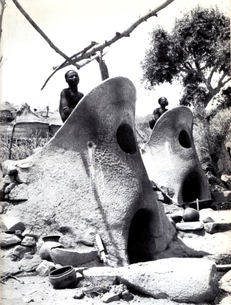 Haut fourneau Matakam et forgerons.